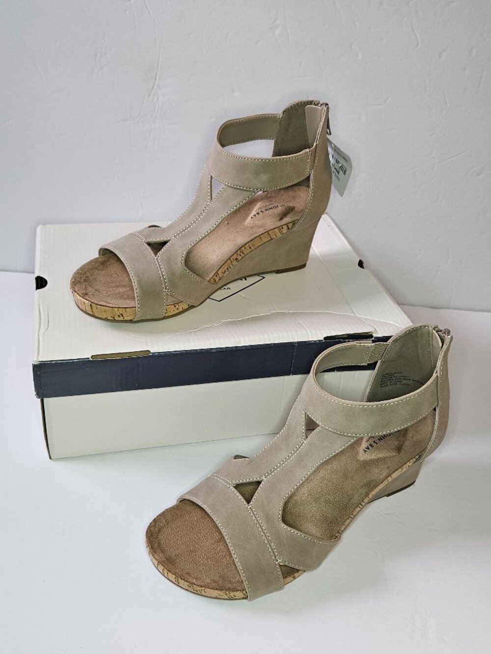 St. John's Bay Taupe Open Toe T Strap Wedge Sandals Womens Size 8.5